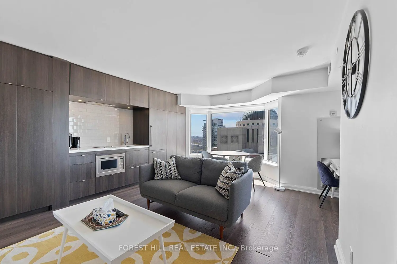 Additional image 5 of 155 Yorkville Avenue 2917