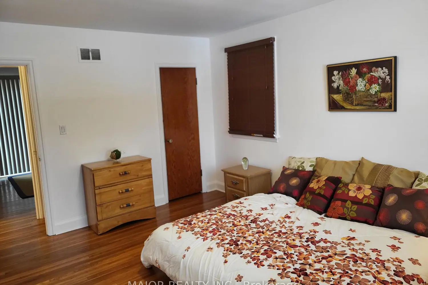 Additional image 12 of 726 Bessborough Drive
