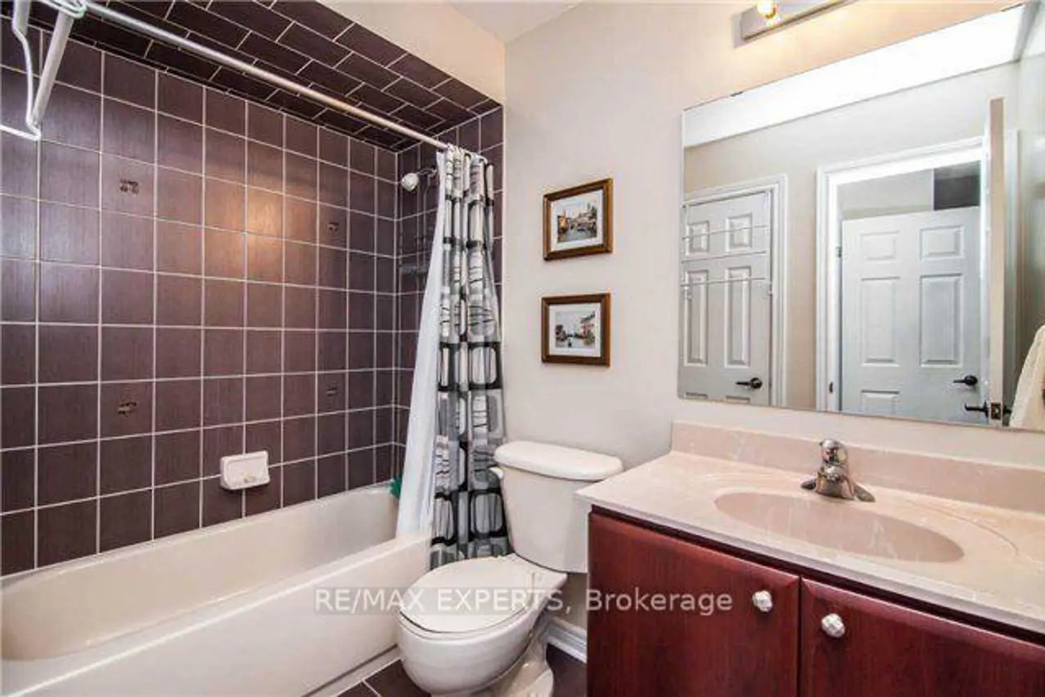 Additional image 16 of 12 Terme Avenue