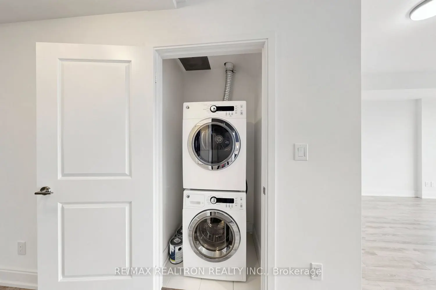 Additional image 17 of 9608 Yonge Street 606