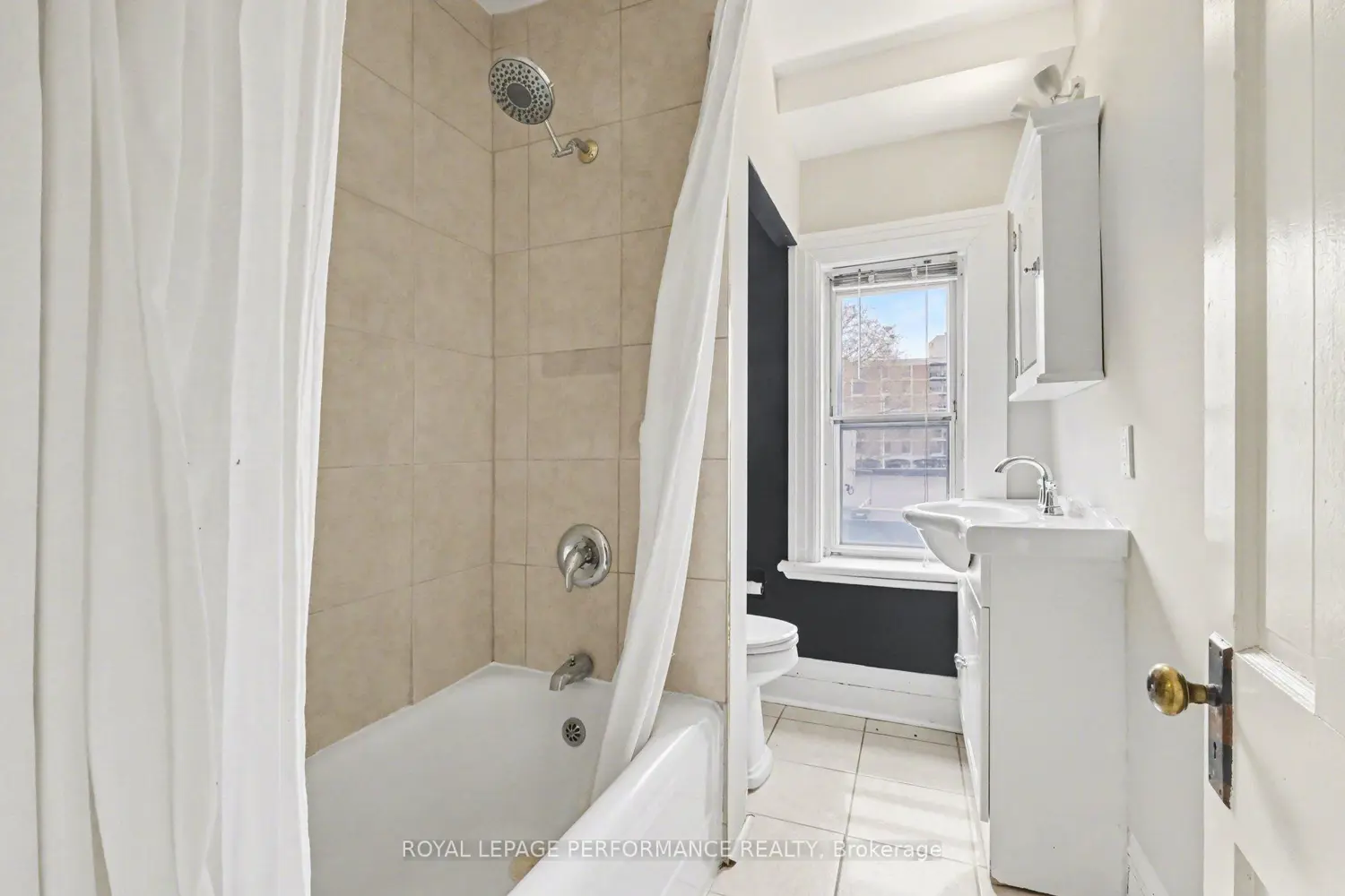 Additional image 16 of 506 Wentworth Avenue