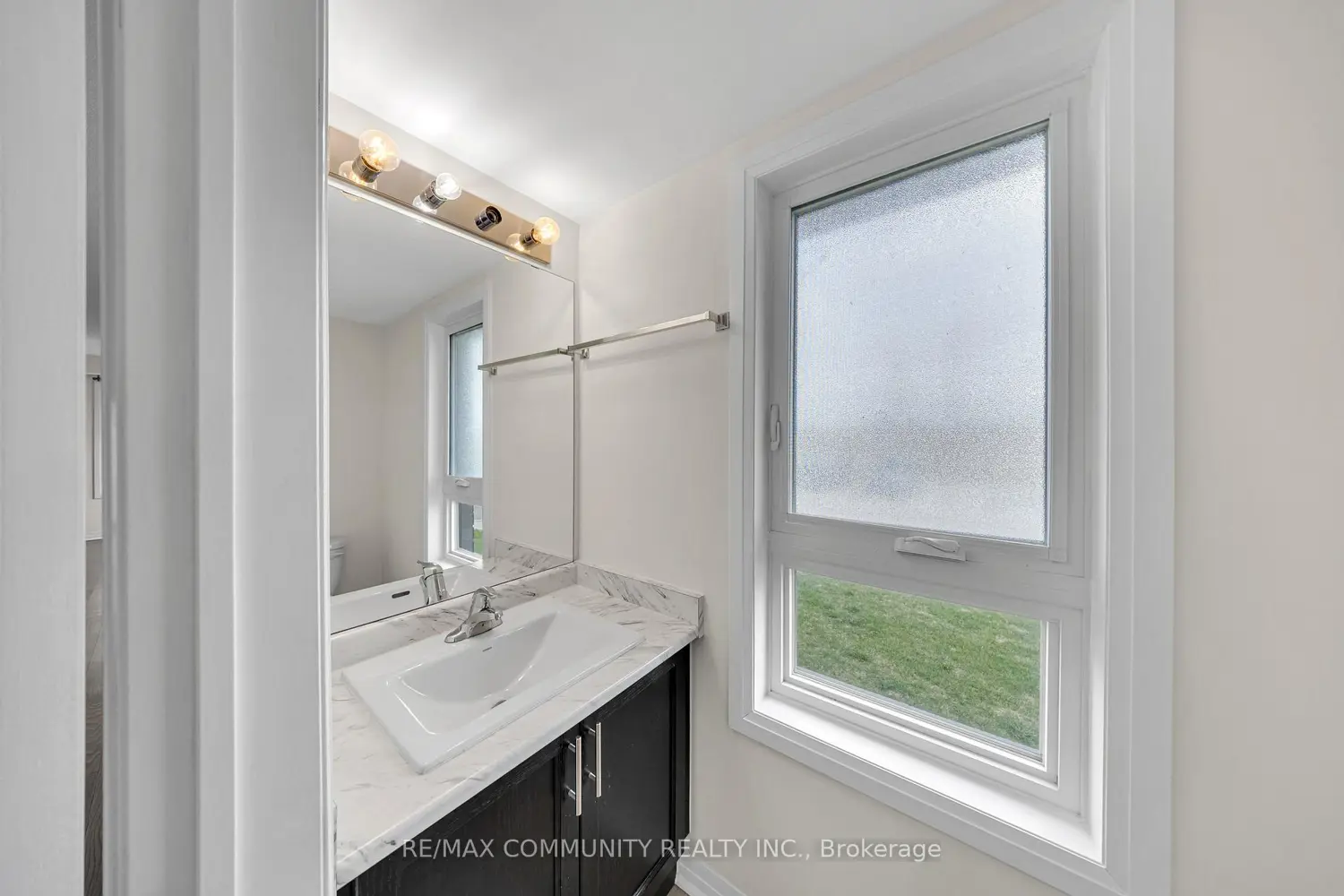 101 Sailors Landing photo 2
