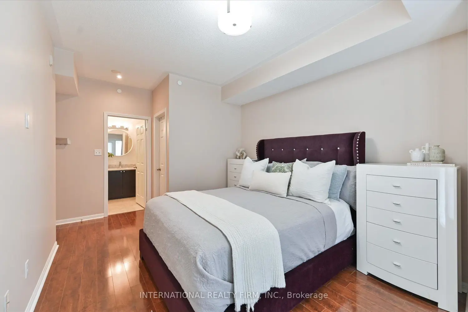 Additional image 11 of 3075 Thomas Street 111