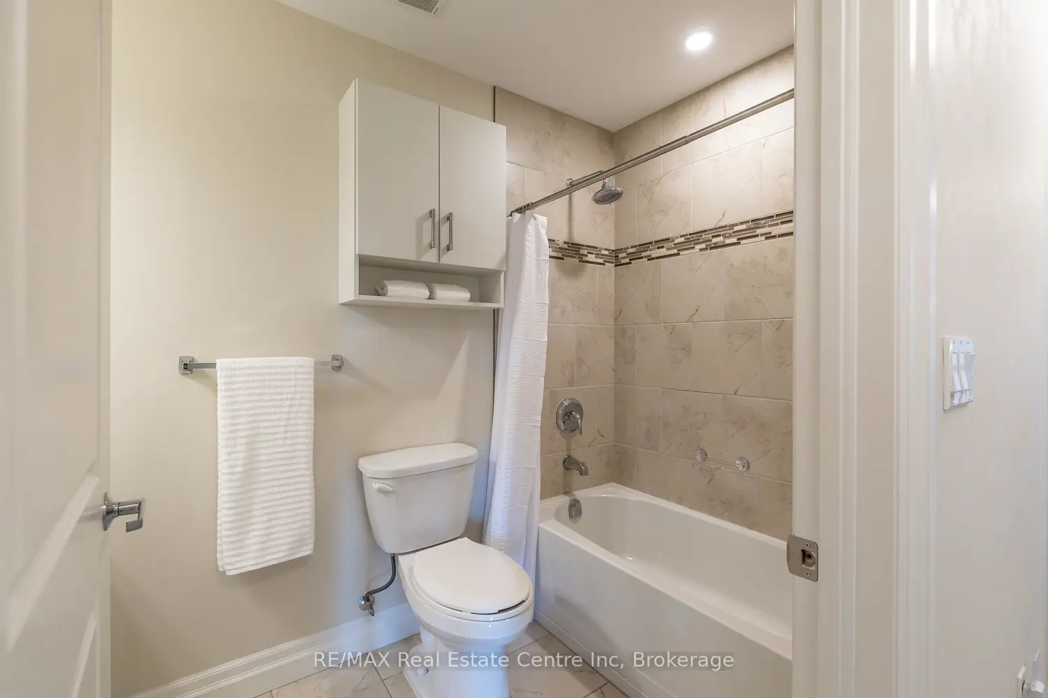 Additional image 6 of 23 Stumpf Street 310