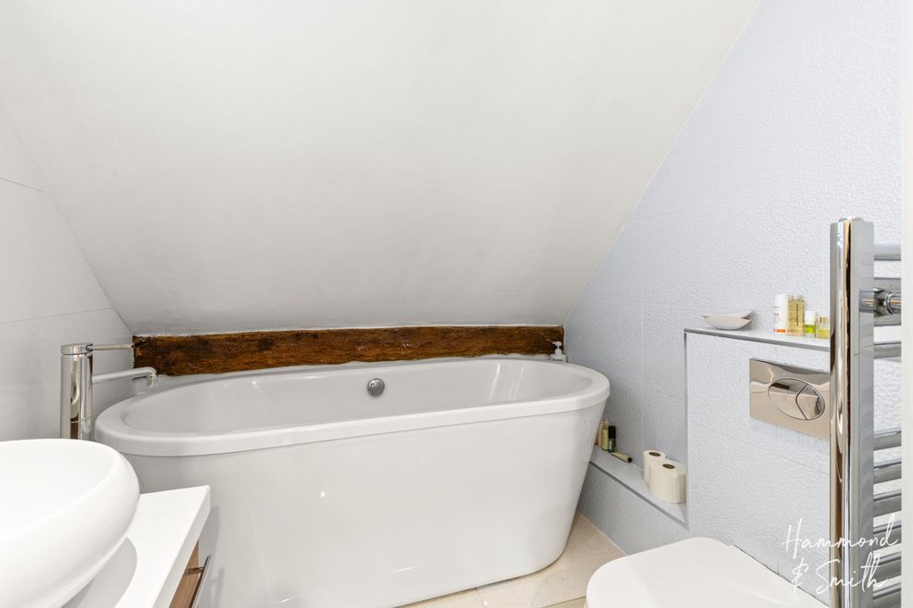 Additional image 23 of 6 bed barn conversion to rentWoodside, Epping CM16