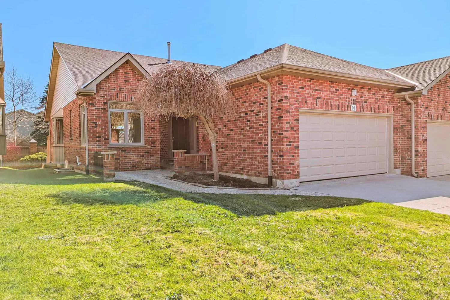 400 Ambleside Drive 10