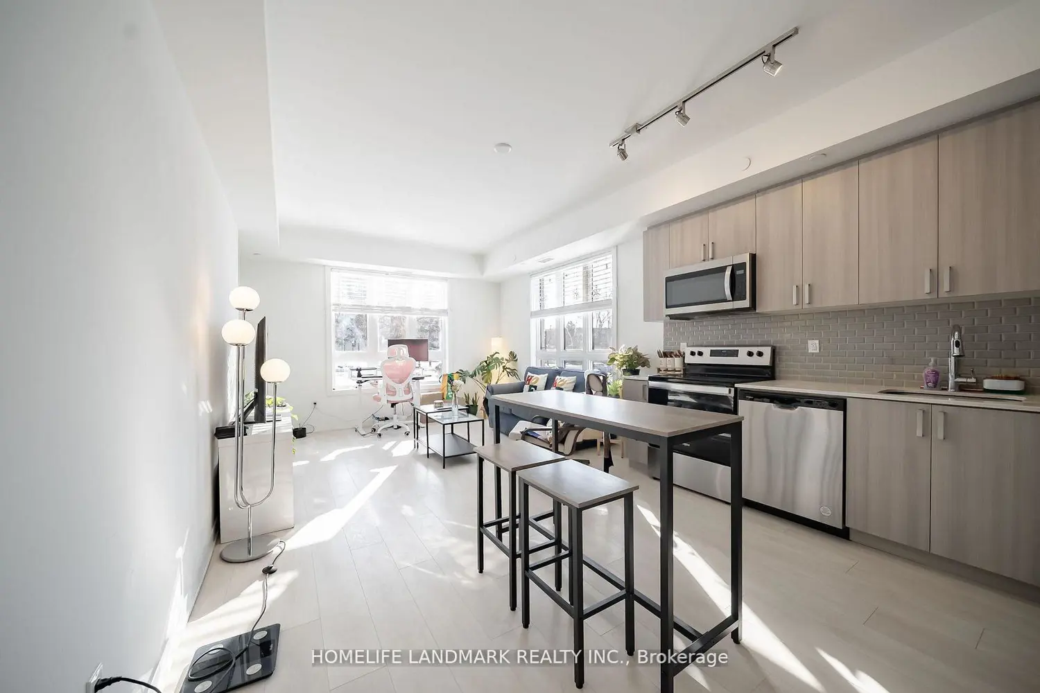 Additional image 7 of 4015 Hickory Drive #2