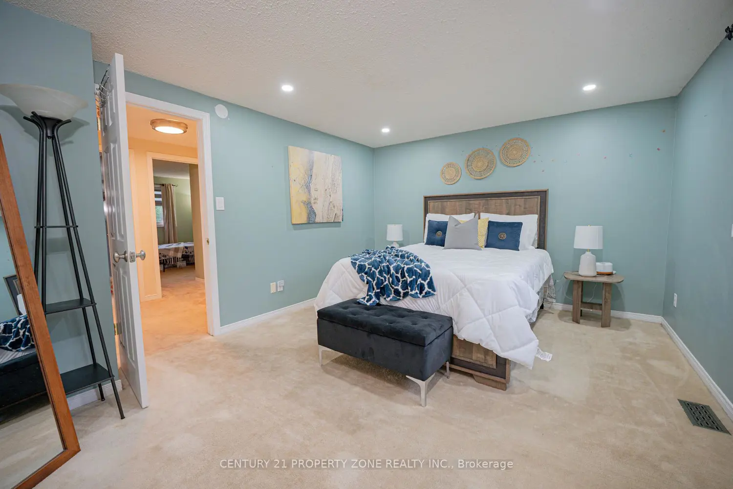 Additional image 16 of 92 Highland Crescent