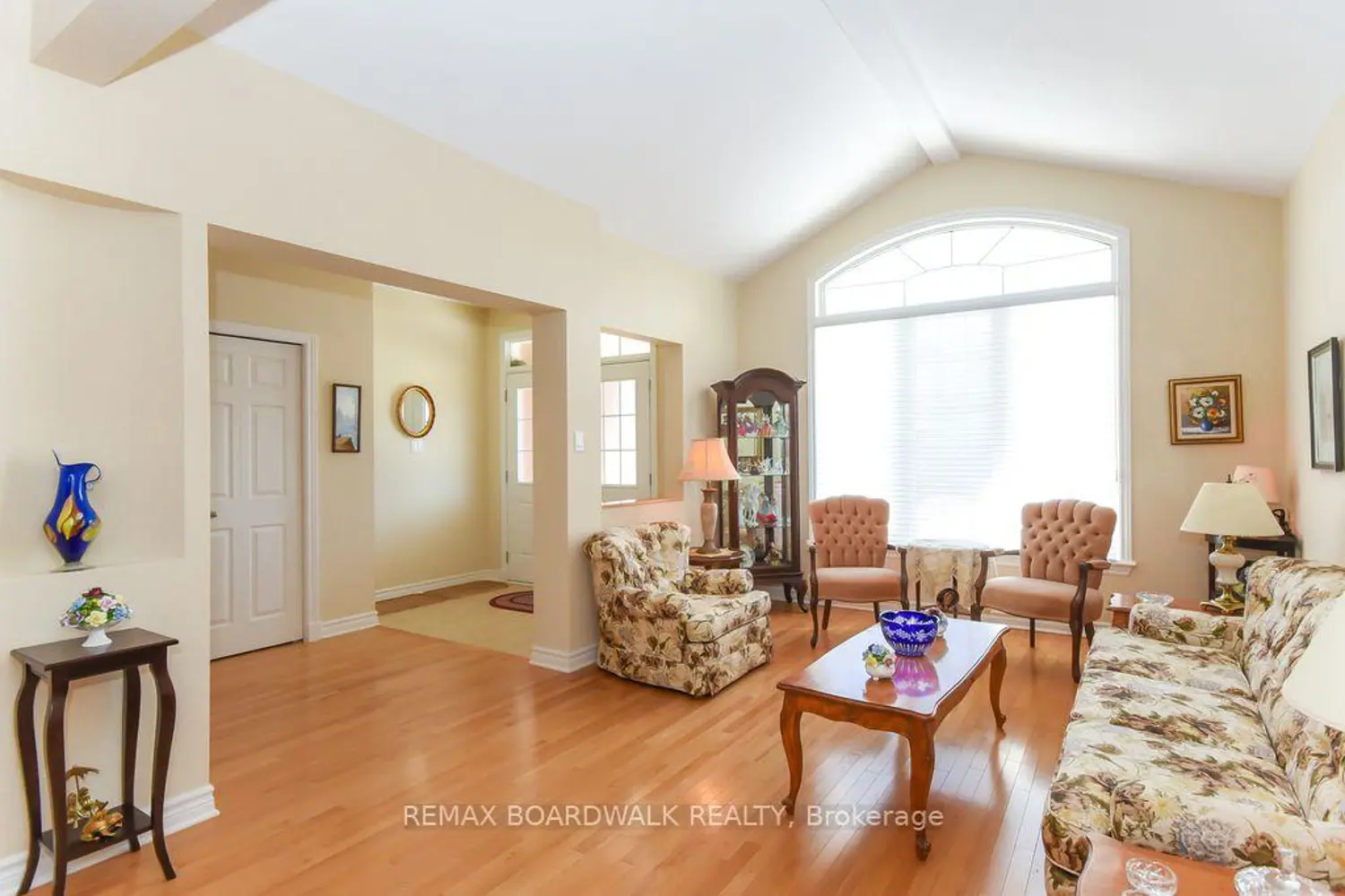 1861 Mickelberry Crescent photo 4