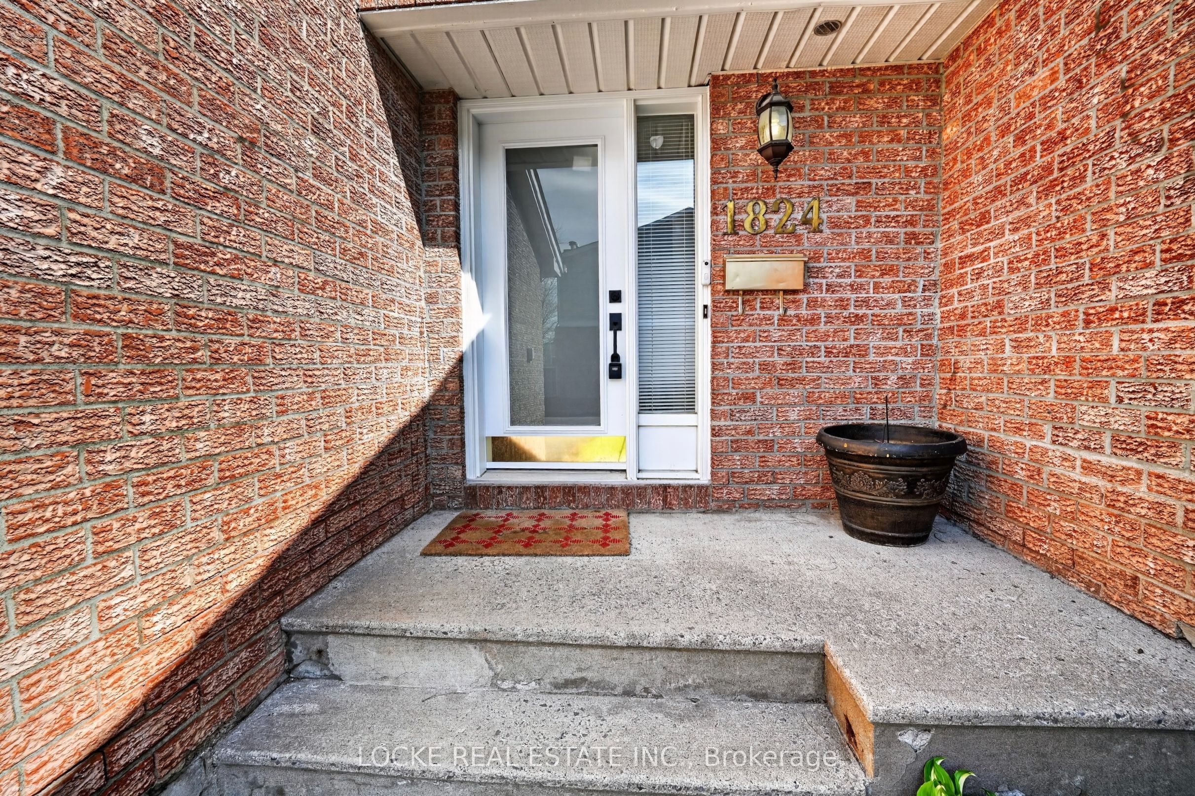 Additional image 3 of 1824 Summerfields Crescent, Ottawa, ON, K1C 7B8