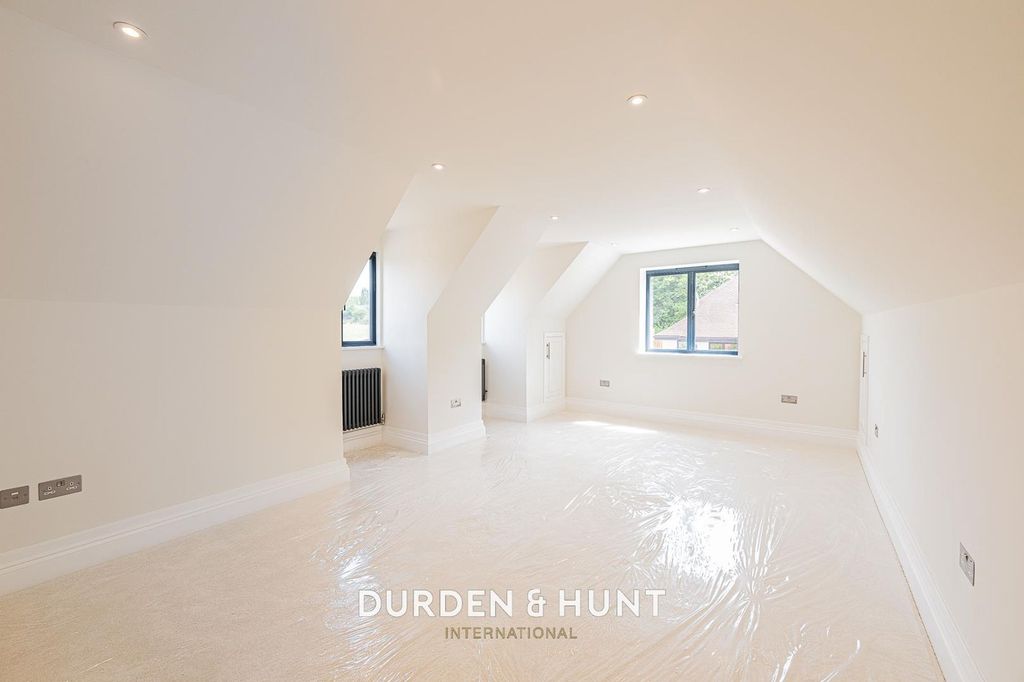 Additional image 21 of 4 bed detached house to rentMott Street, Loughton IG10