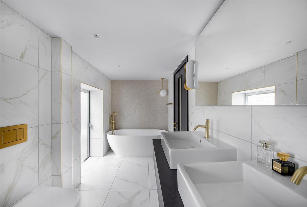 Additional image 30 of 5 bed flat to rentCentury Buildings, St Mary's Parsonage, Manchester M3