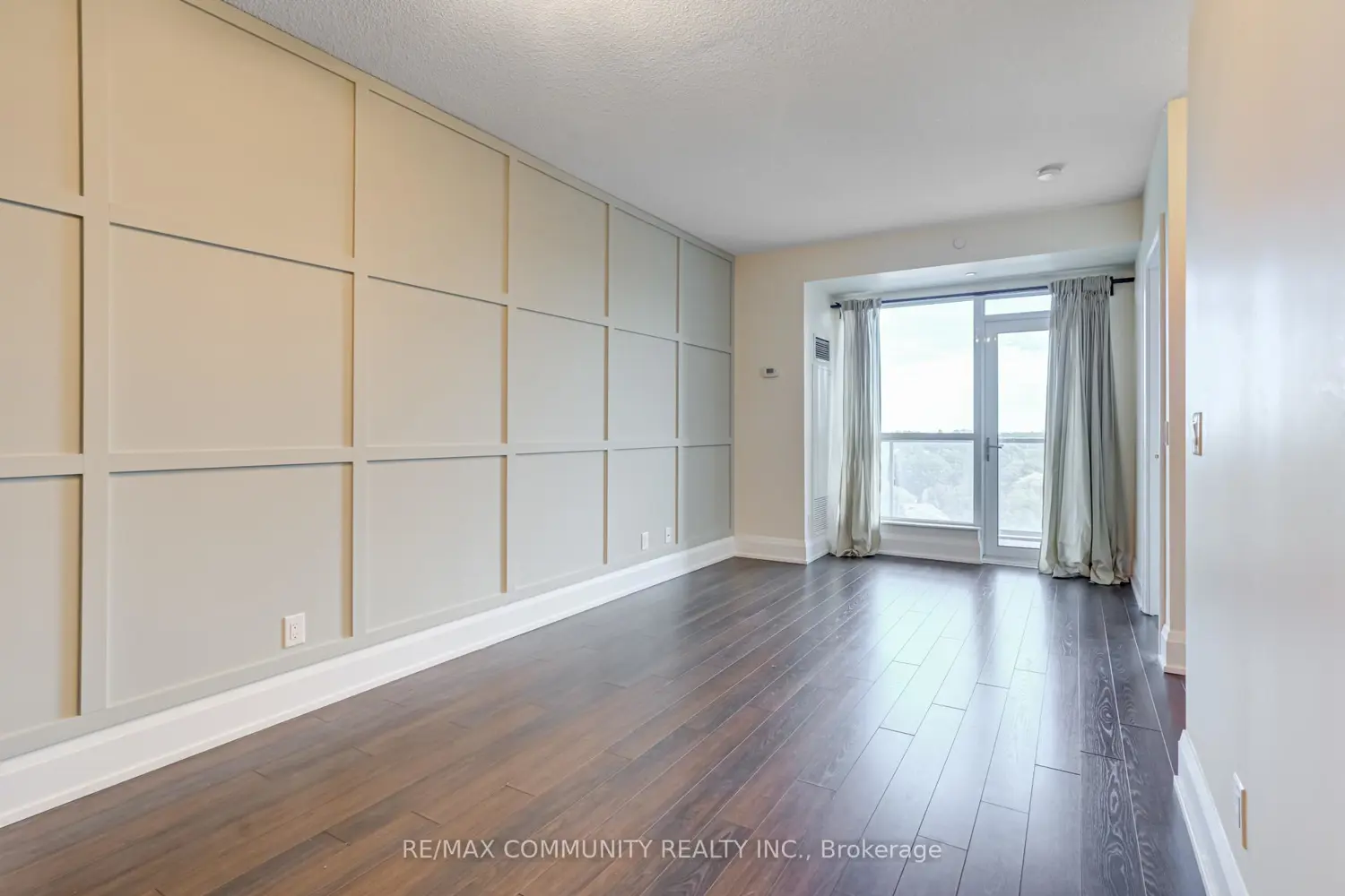 Additional image 7 of 120 Harrison Garden Boulevard 1008