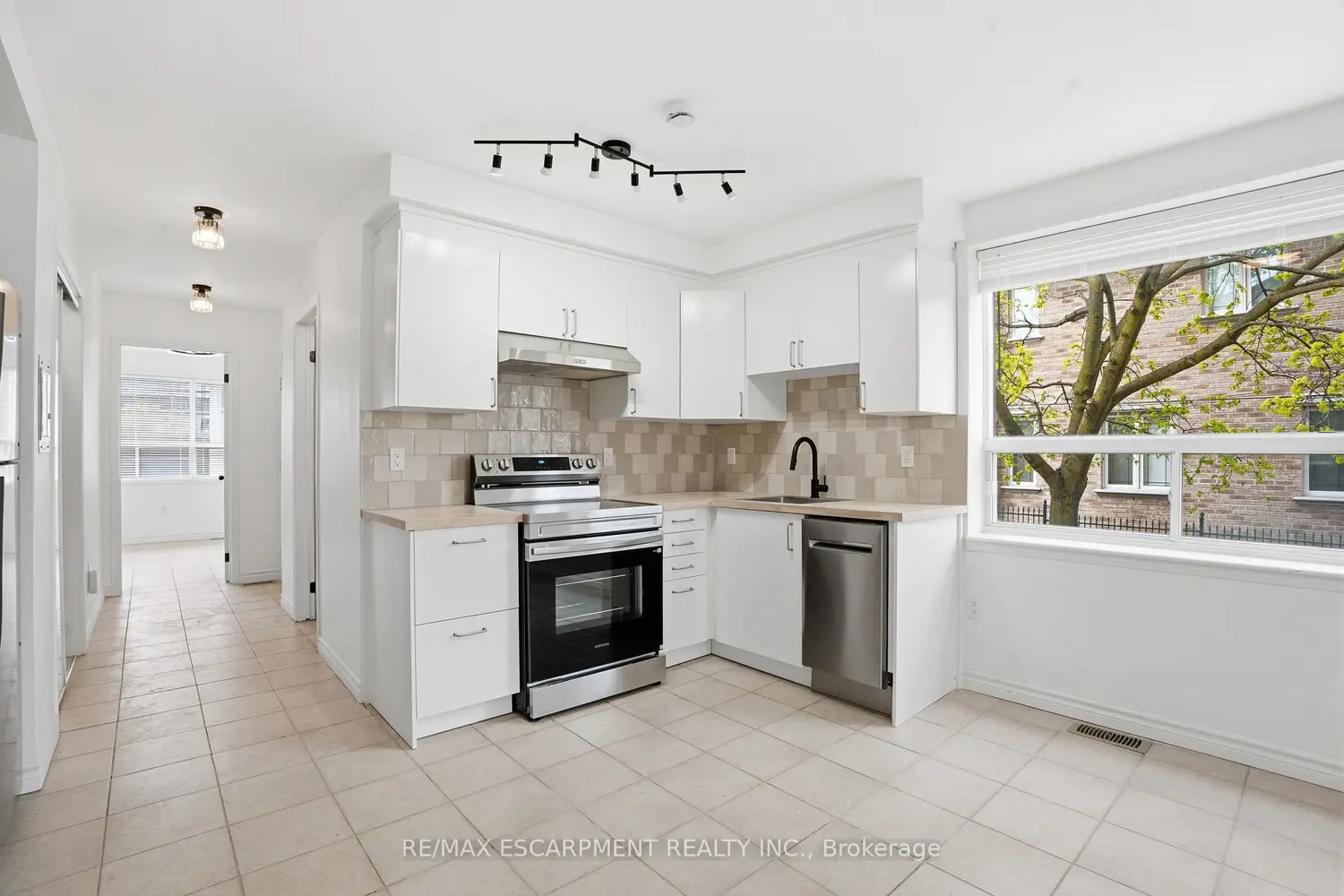 Additional image 5 of 1049 Glencairn Avenue