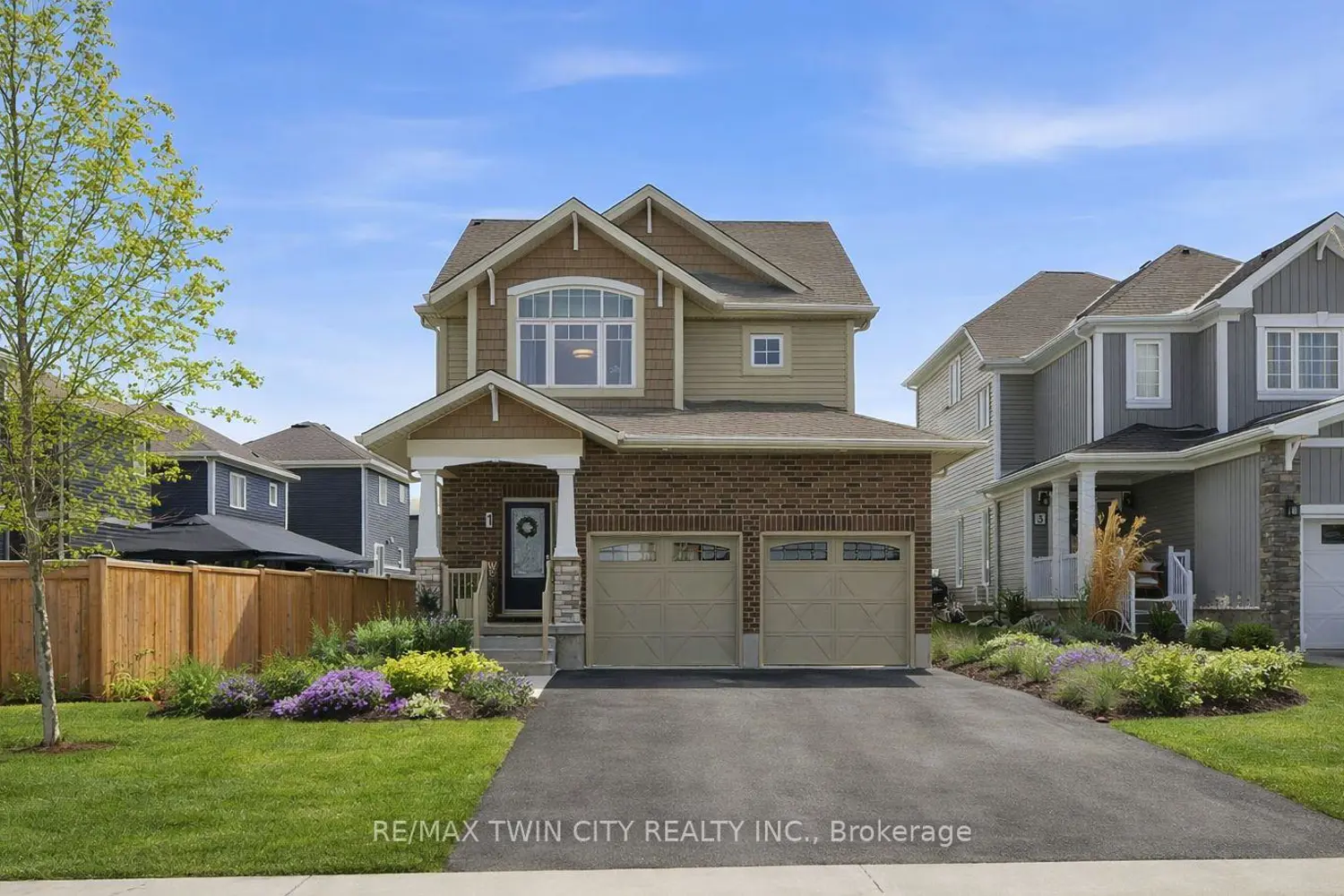 1 Bawcutt Crescent