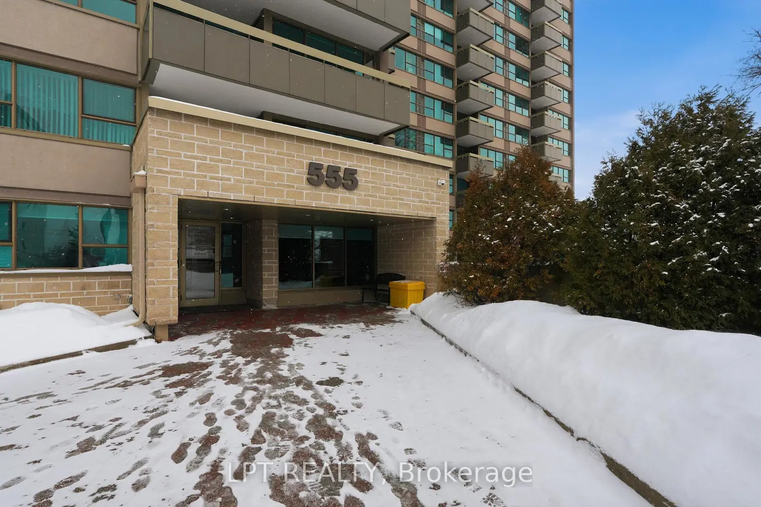 555 Brittany Drive 1112 photo 2