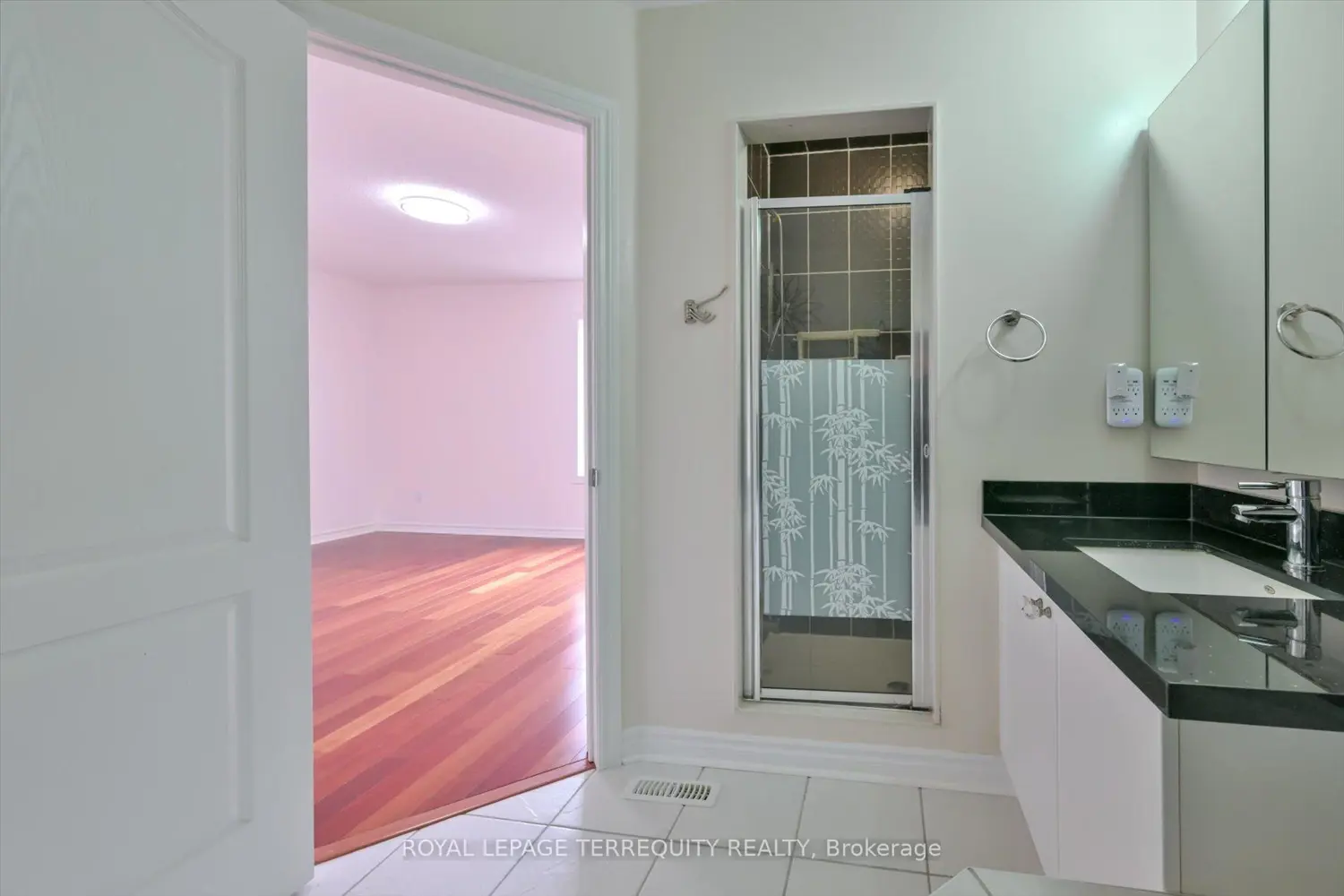 Additional image 12 of 10461 Woodbine Avenue