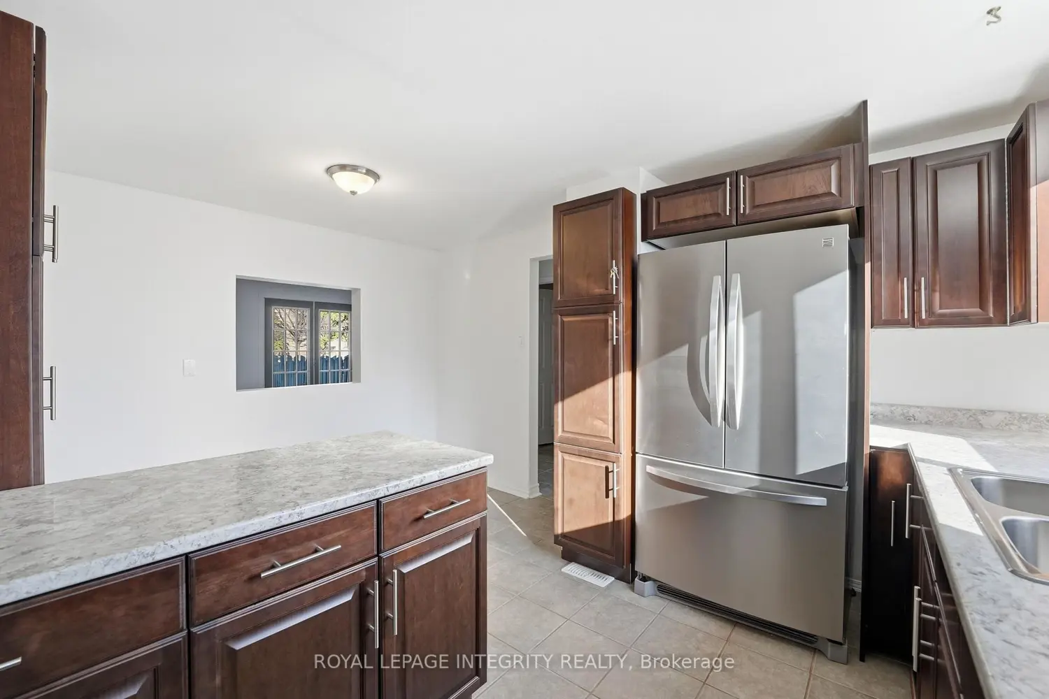 1460 Heatherington Road K photo 4