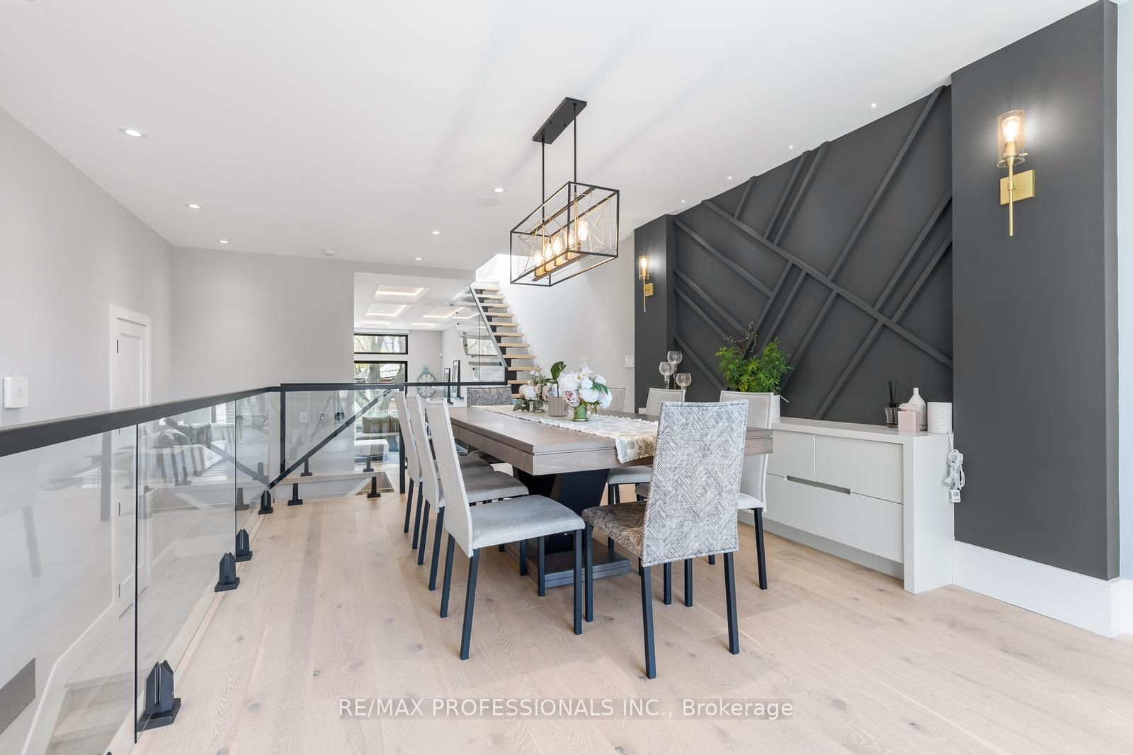 Additional image 2 of 216 Aldercrest Road, Toronto, ON, M8W 4J4