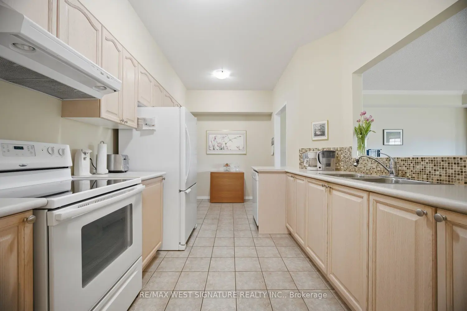 Additional image 12 of 75 Treelawn Boulevard 102