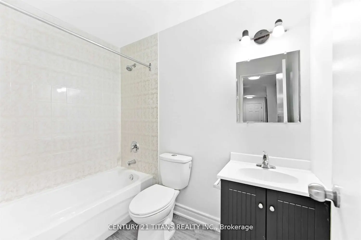 Additional image 6 of 4064 Lawrence Avenue 510