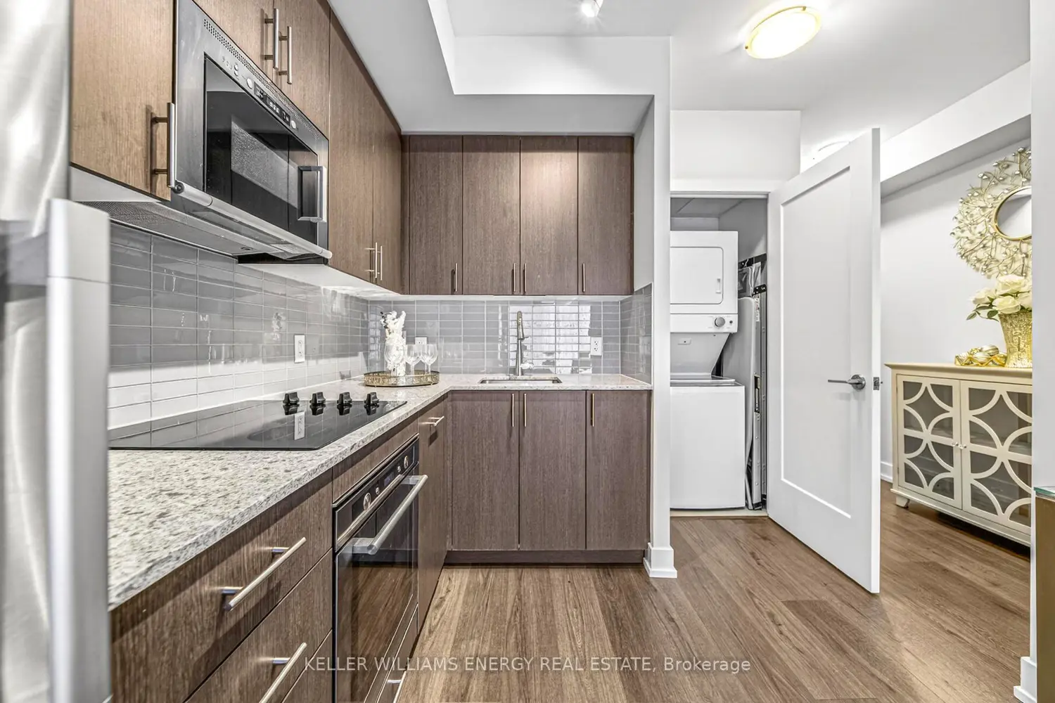 Additional image 6 of 2550 Simcoe Street 405
