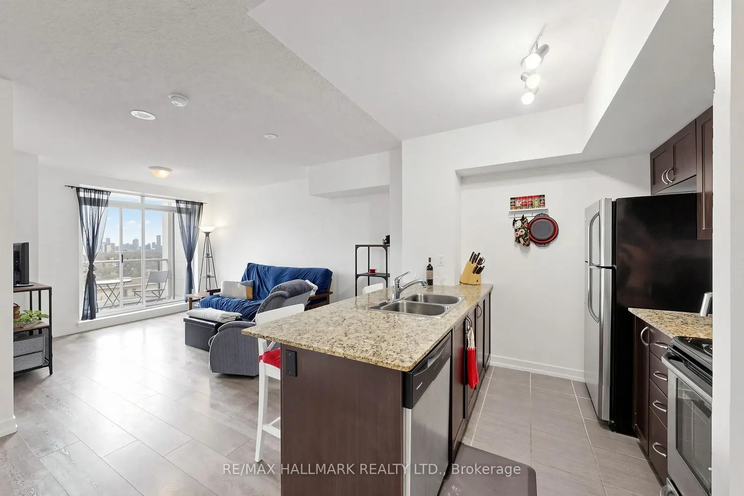 Additional image 6 of 812 Lansdowne Avenue 1119