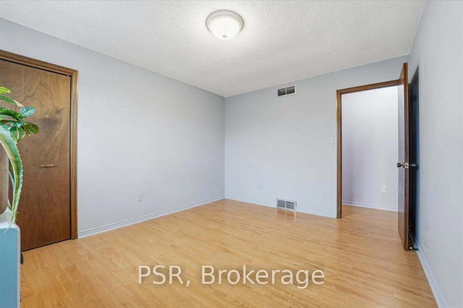 Additional image 7 of 76 Walts Street