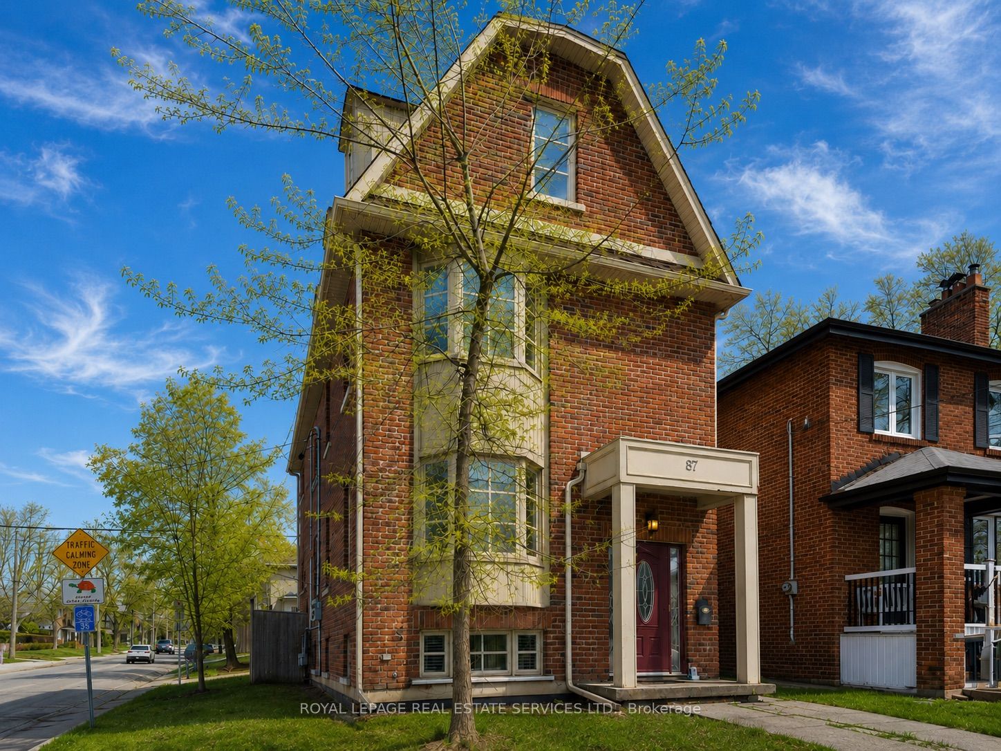 Upper 3 bedr-87 Lawrence Avenue W, Toronto, ON, M5M 1A7