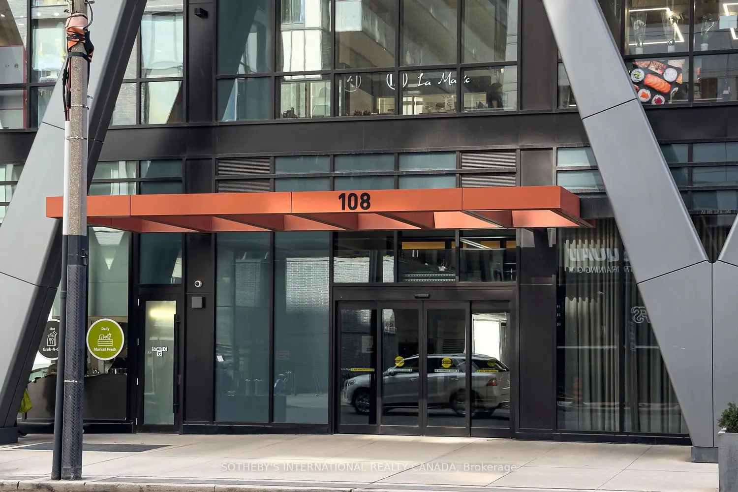 108 Peter Street 611