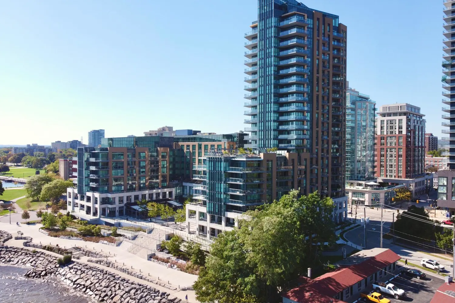 2060 Lakeshore Road 405