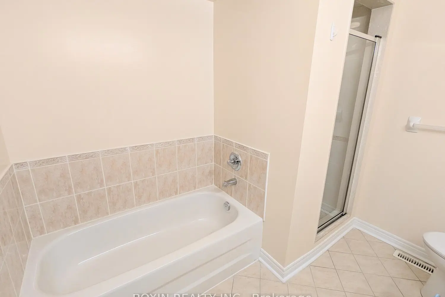 Additional image 13 of 37 Orchid Road