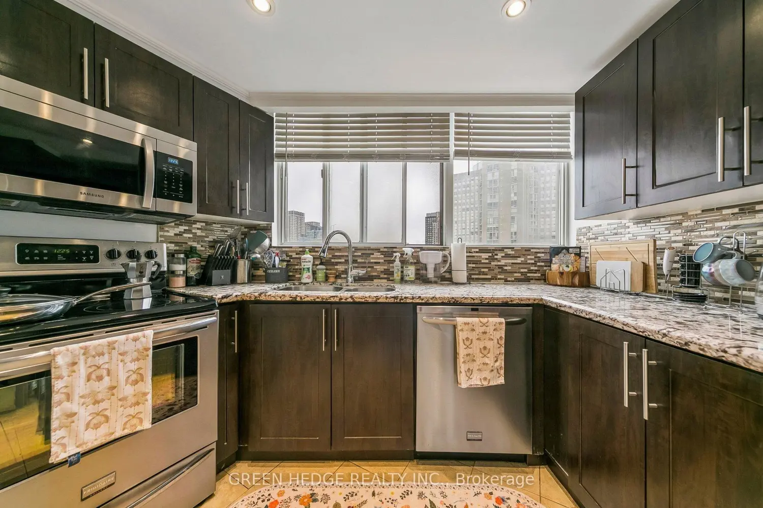 Additional image 11 of 3700 Kaneff Crescent 2102