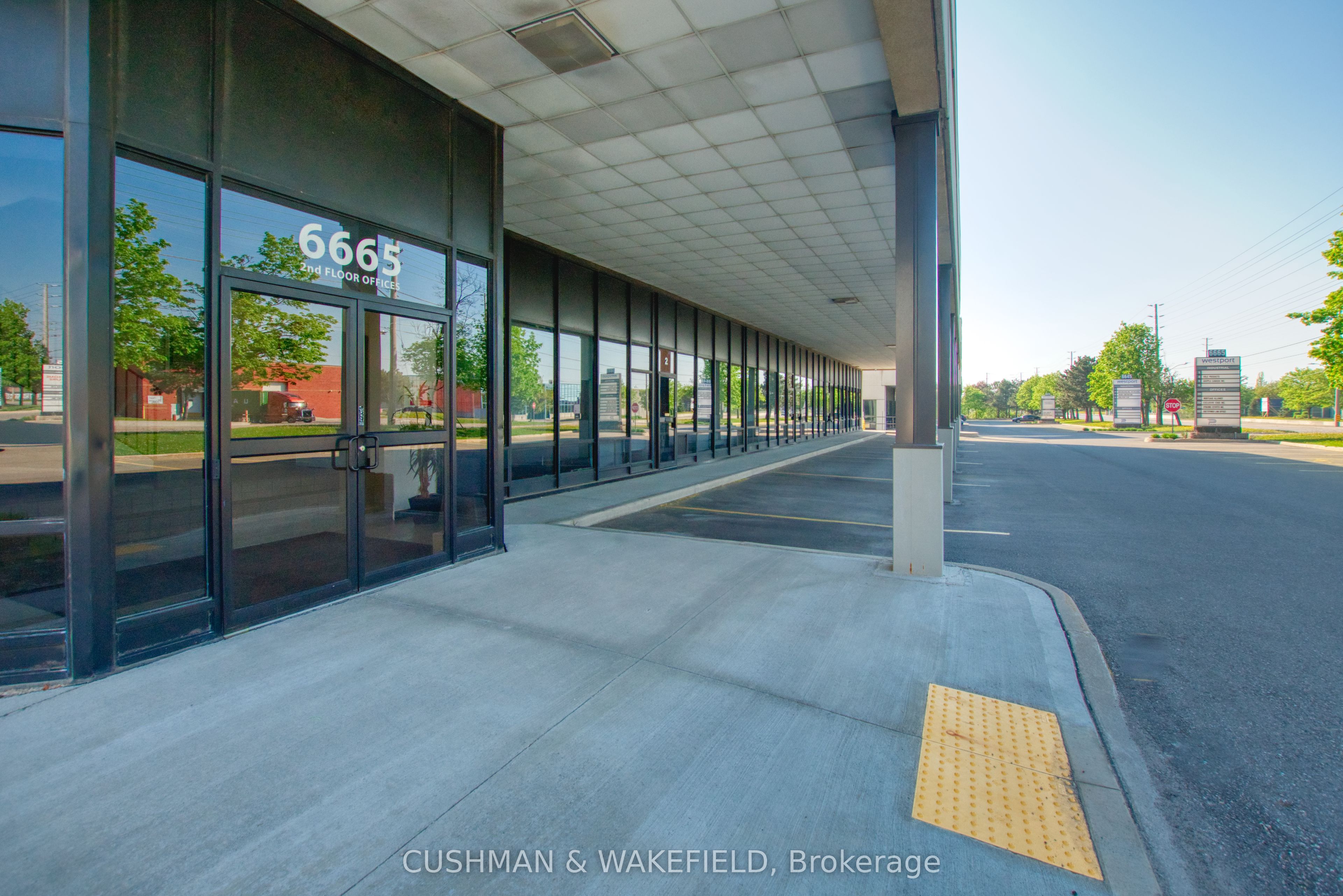 Additional image 2 of 214-6665 Tomken Road, Mississauga, ON, L5T 2J6