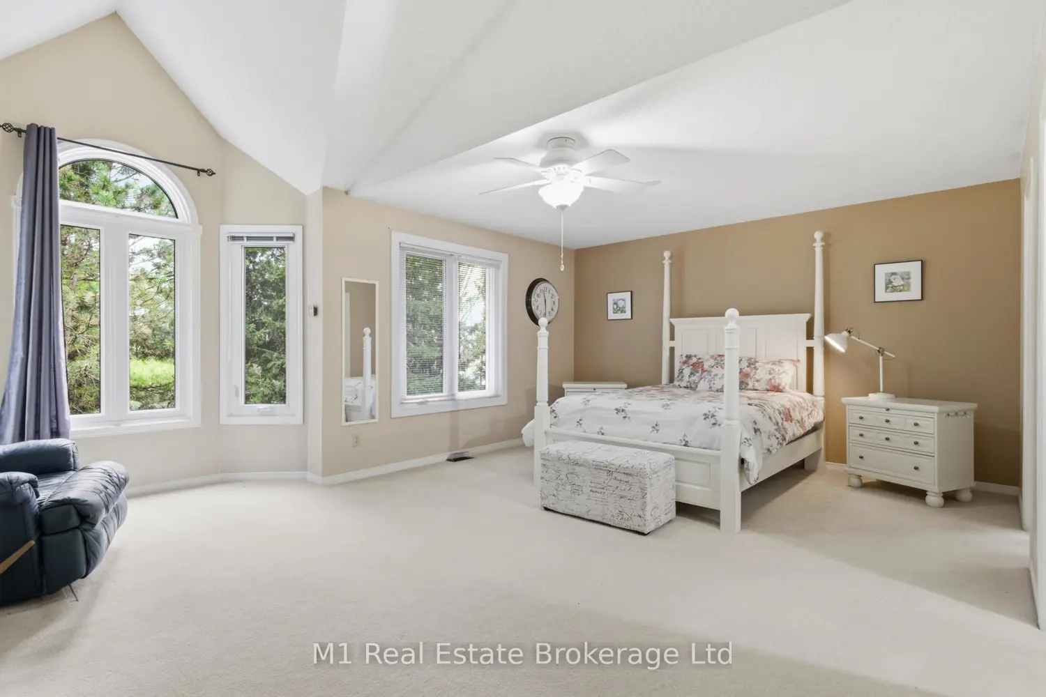 5 Marilyn Drive photo 2