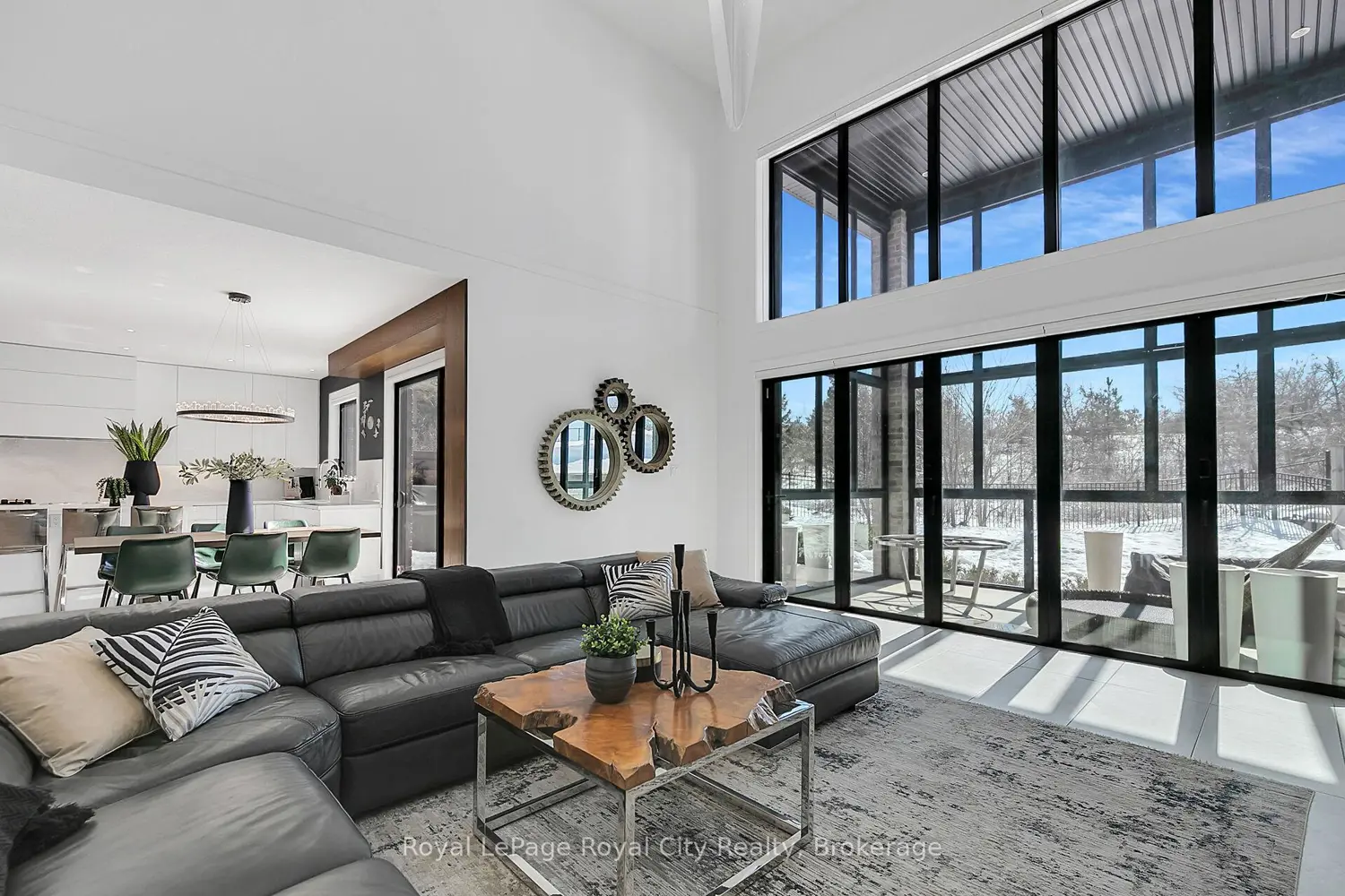 303 Gosling Gardens photo 5