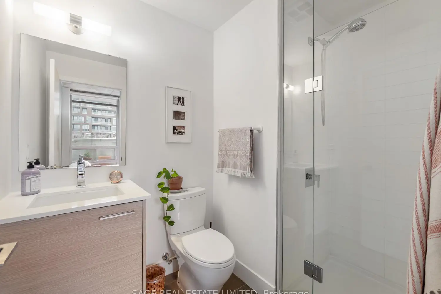 Additional image 10 of 630 Queen East Street 411