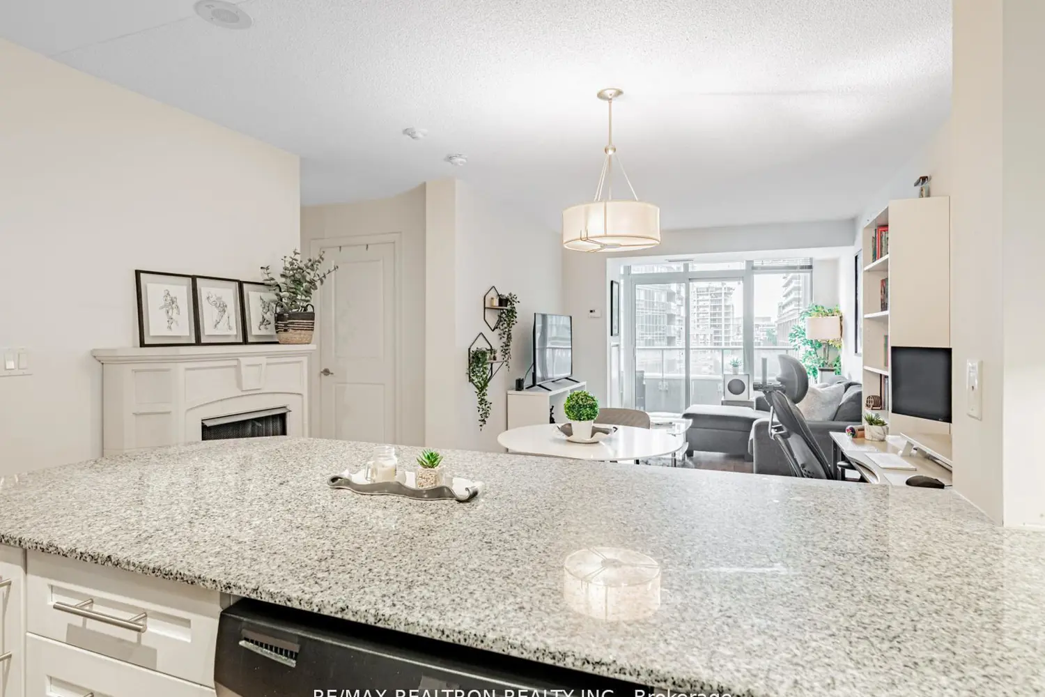 85 East Liberty Street 716