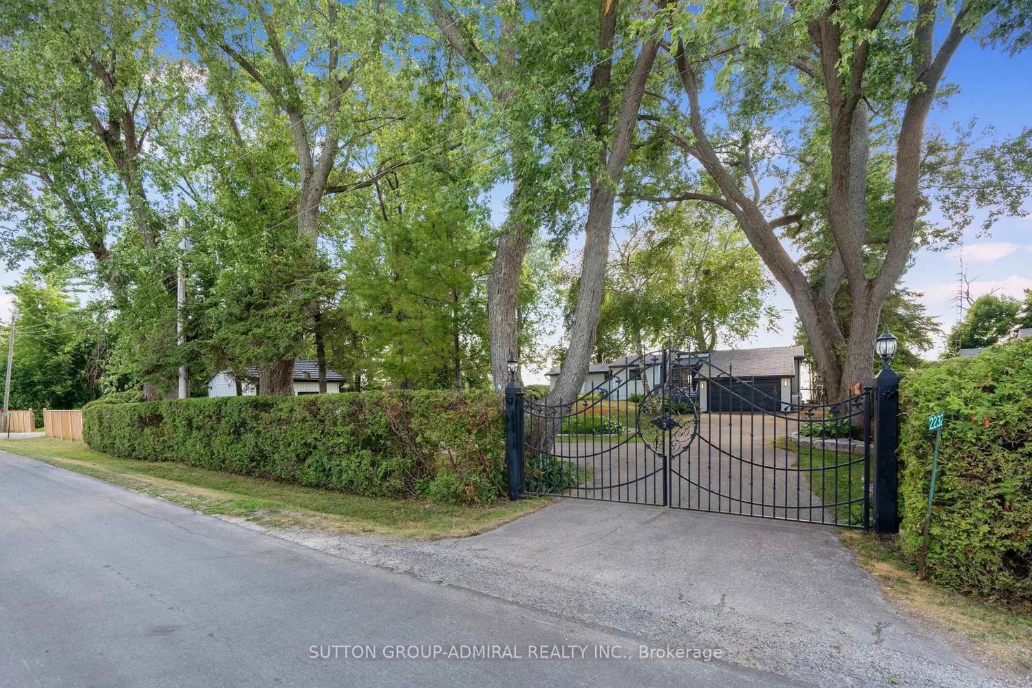 2232 Lakeshore Drive photo 2