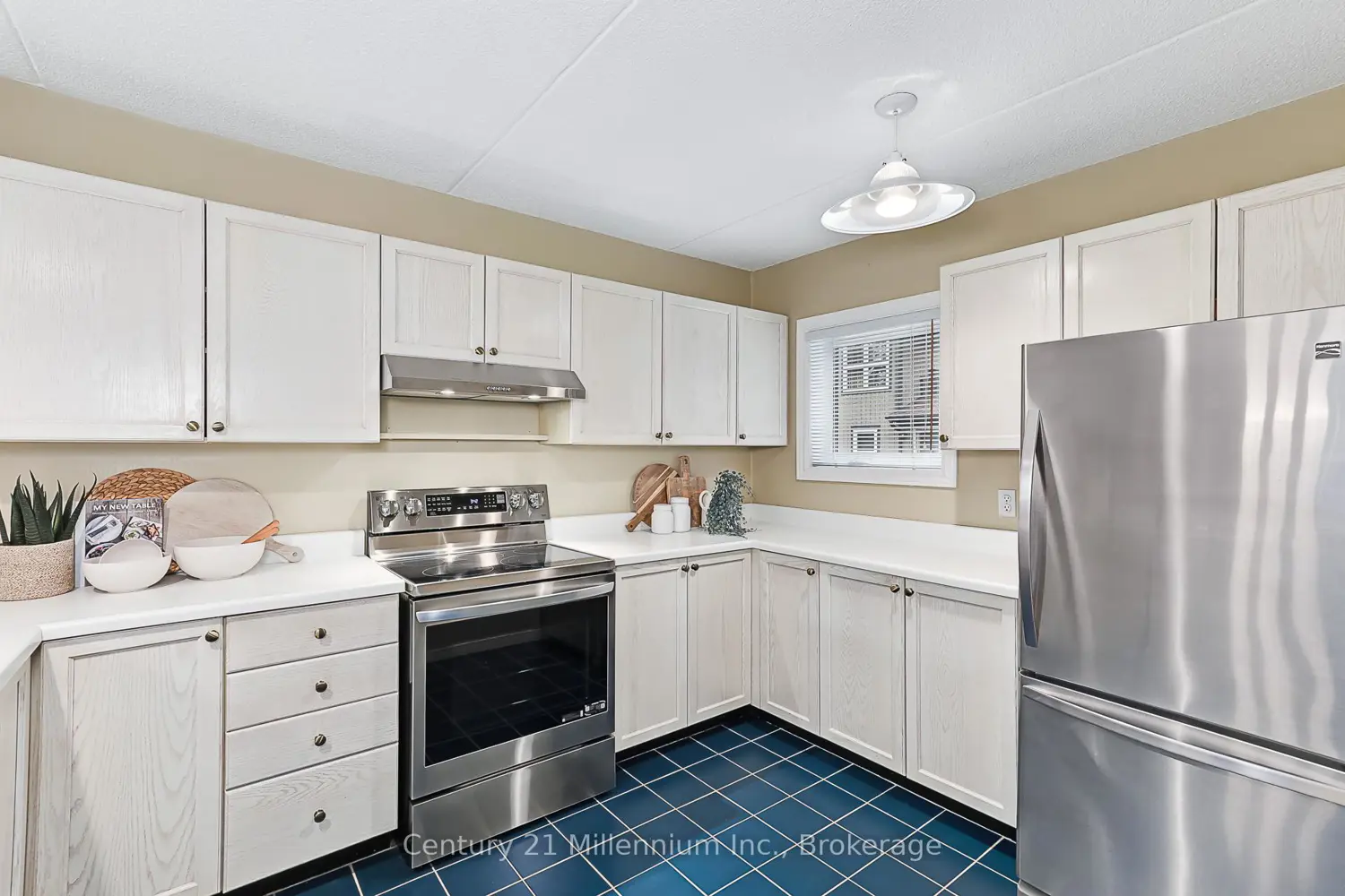 409 Mariners Way photo 4