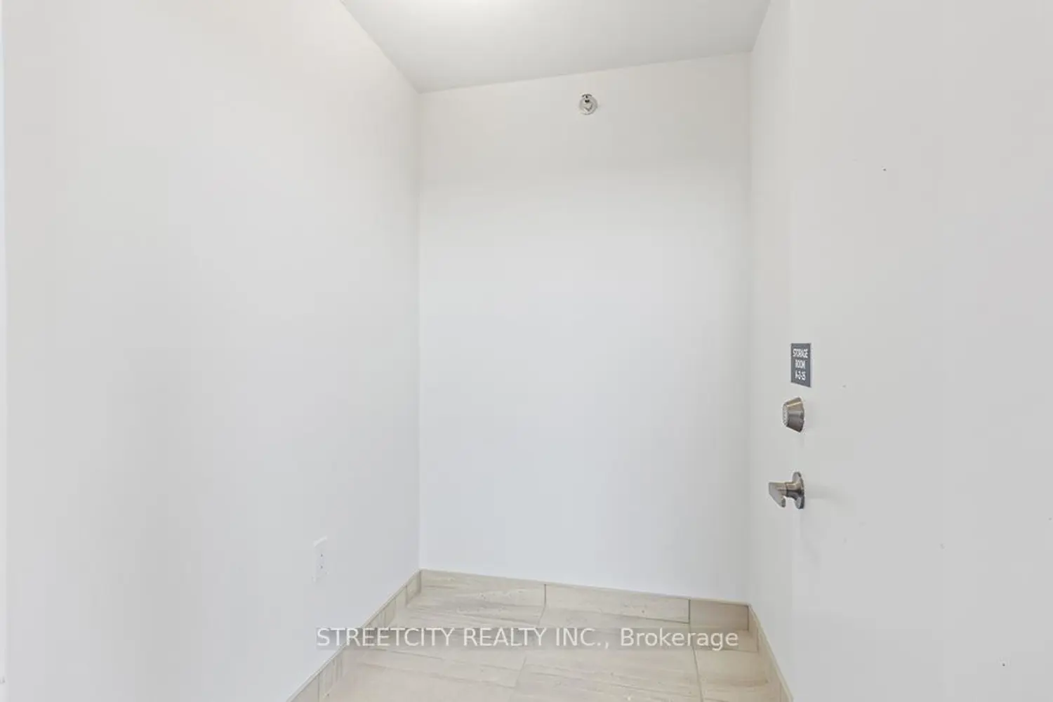 Additional image 6 of 5 Spooner Crescent 215