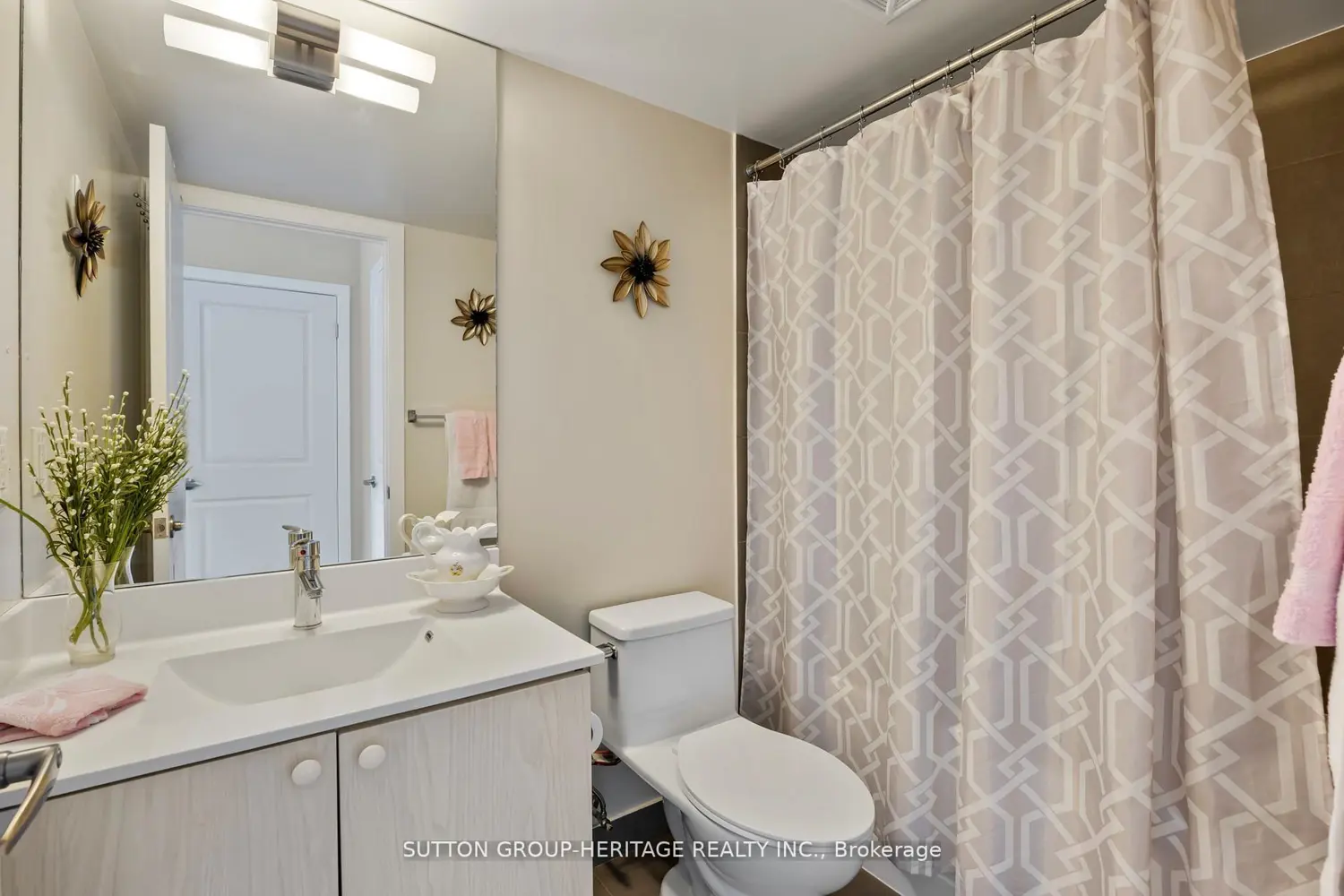 Additional image 14 of 1235 Bayly Street 213