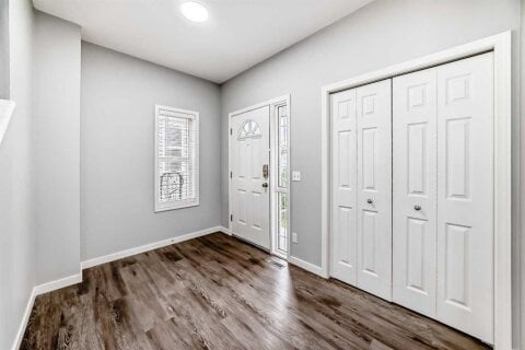 Additional image 8 of 114 Valley Crest Close NW, Calgary, AB, T3B 5W9