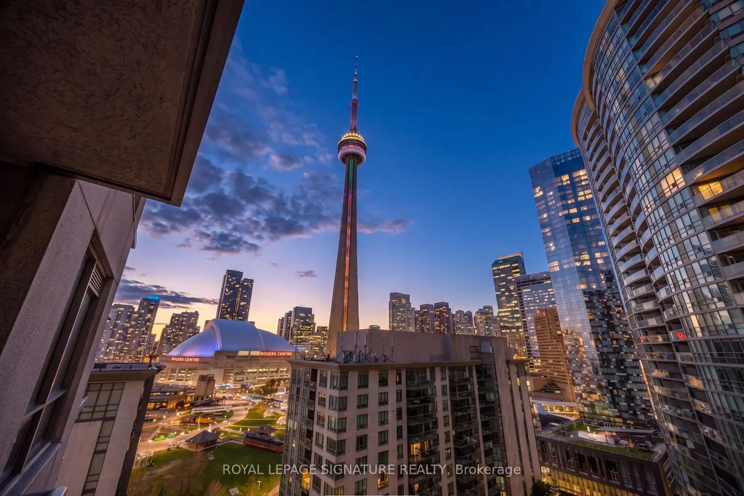 19 Grand Trunk Crescent 2103
