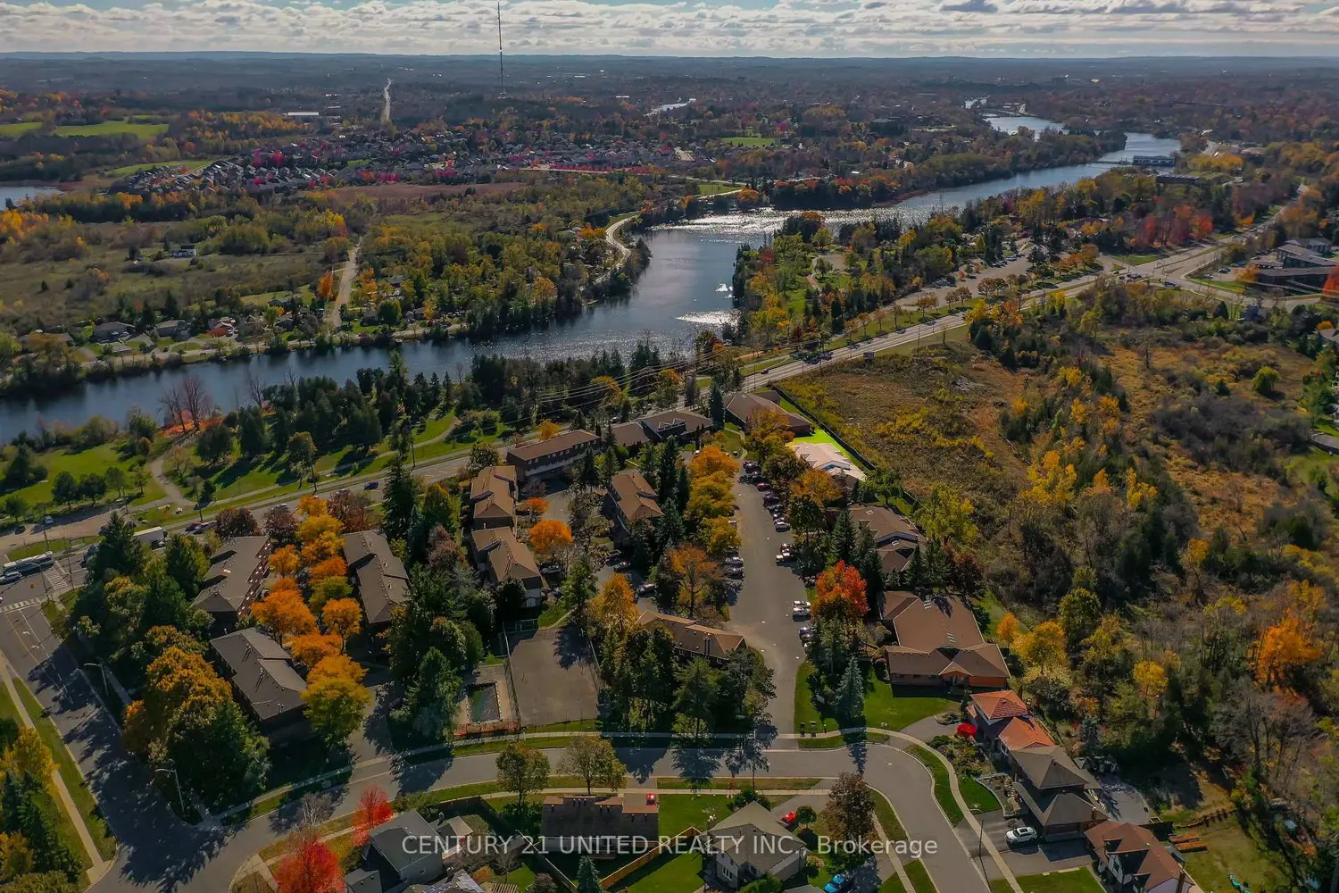 Additional image 18 of 36 Champlain Crescent 15