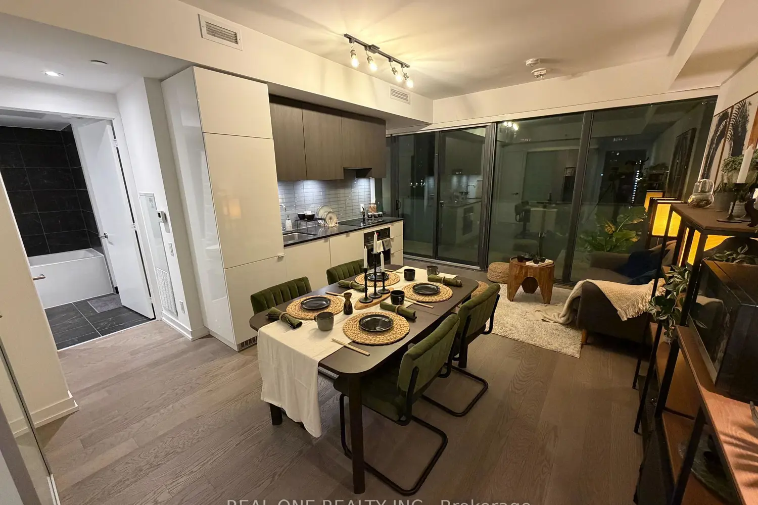 Additional image 16 of 161 Roehampton Avenue 1902