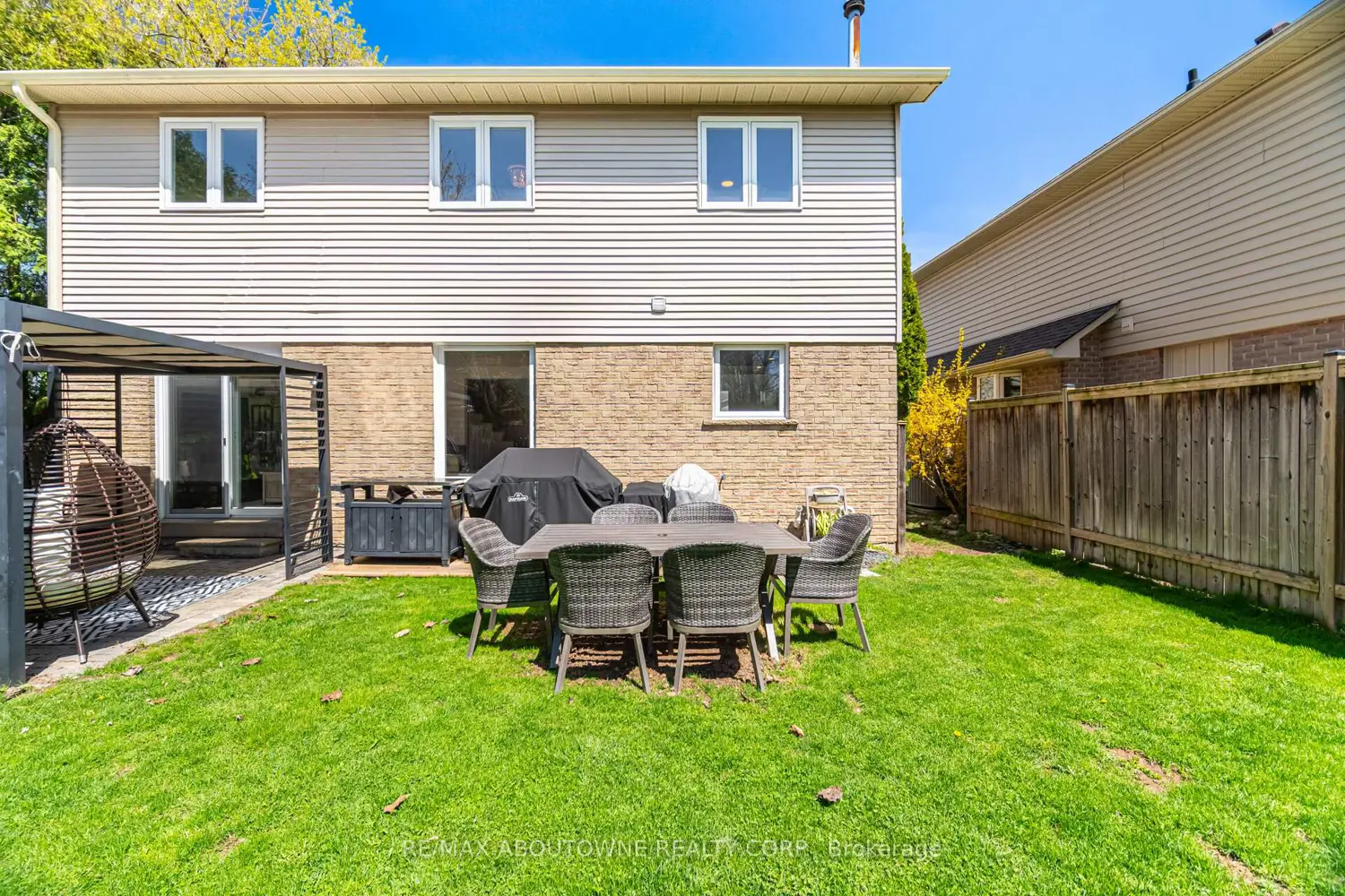 Additional image 18 of 2395 Arnold Crescent
