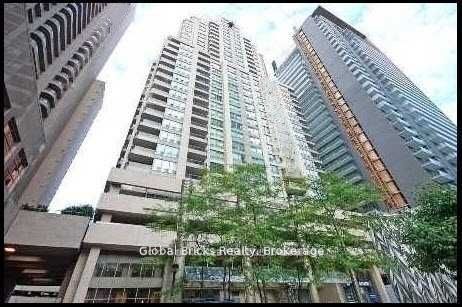 2009-750 Bay Street, Toronto, ON, M5G 1N6