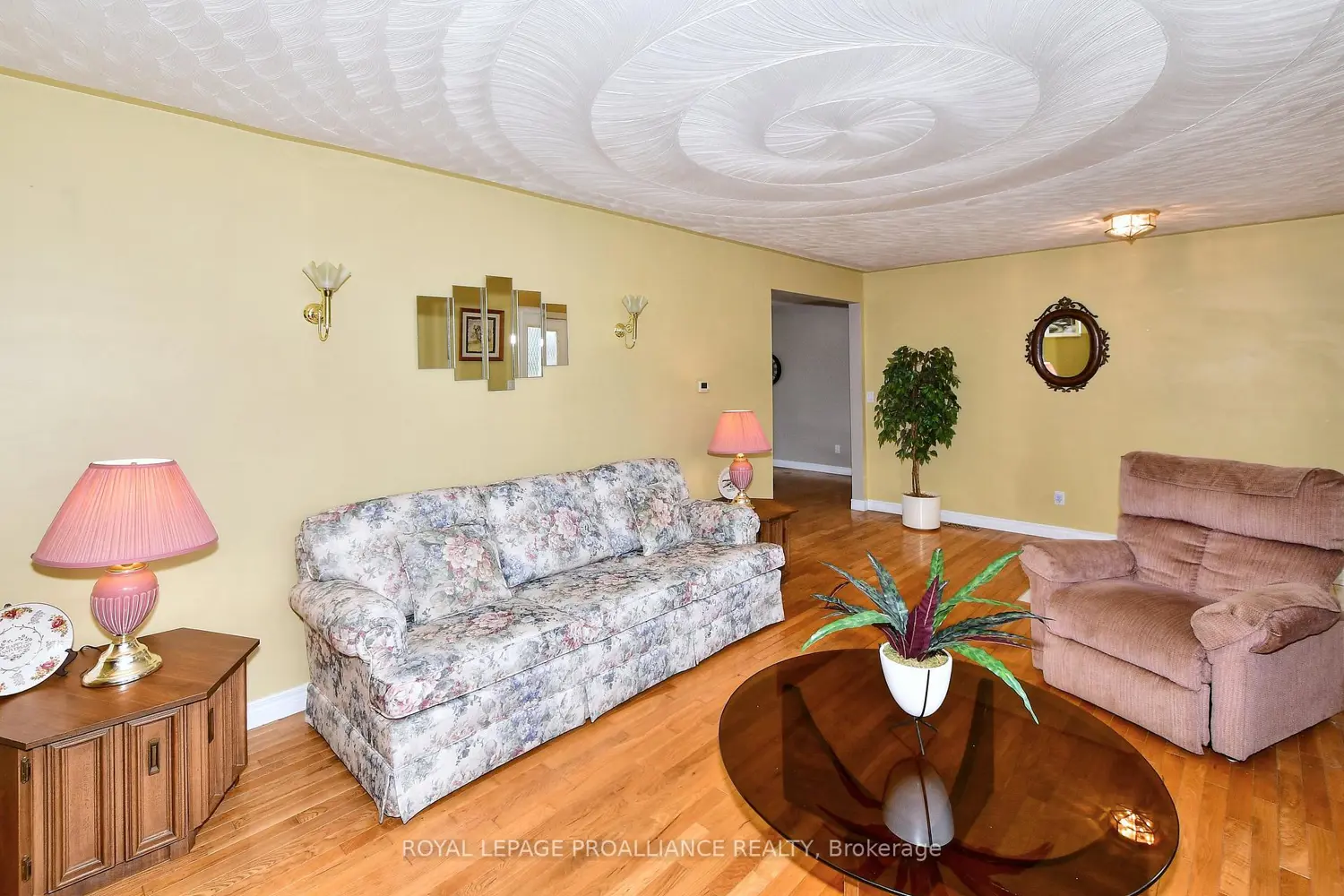 200 Park Lane photo 4