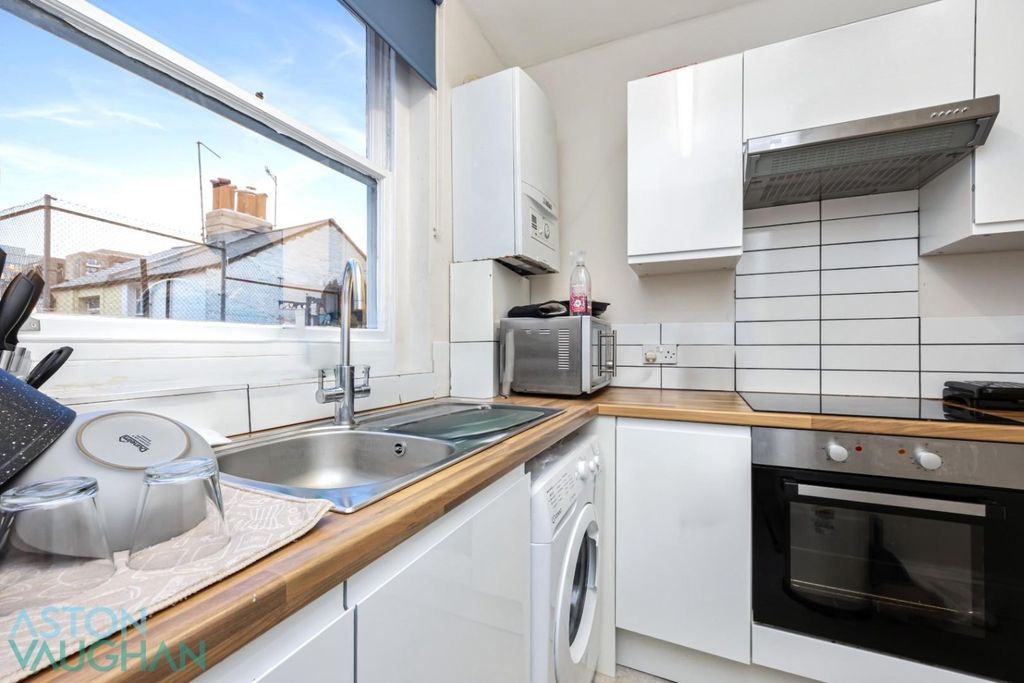Additional image 10 of 3 bed flat to rentSt James Street, Brighton BN2